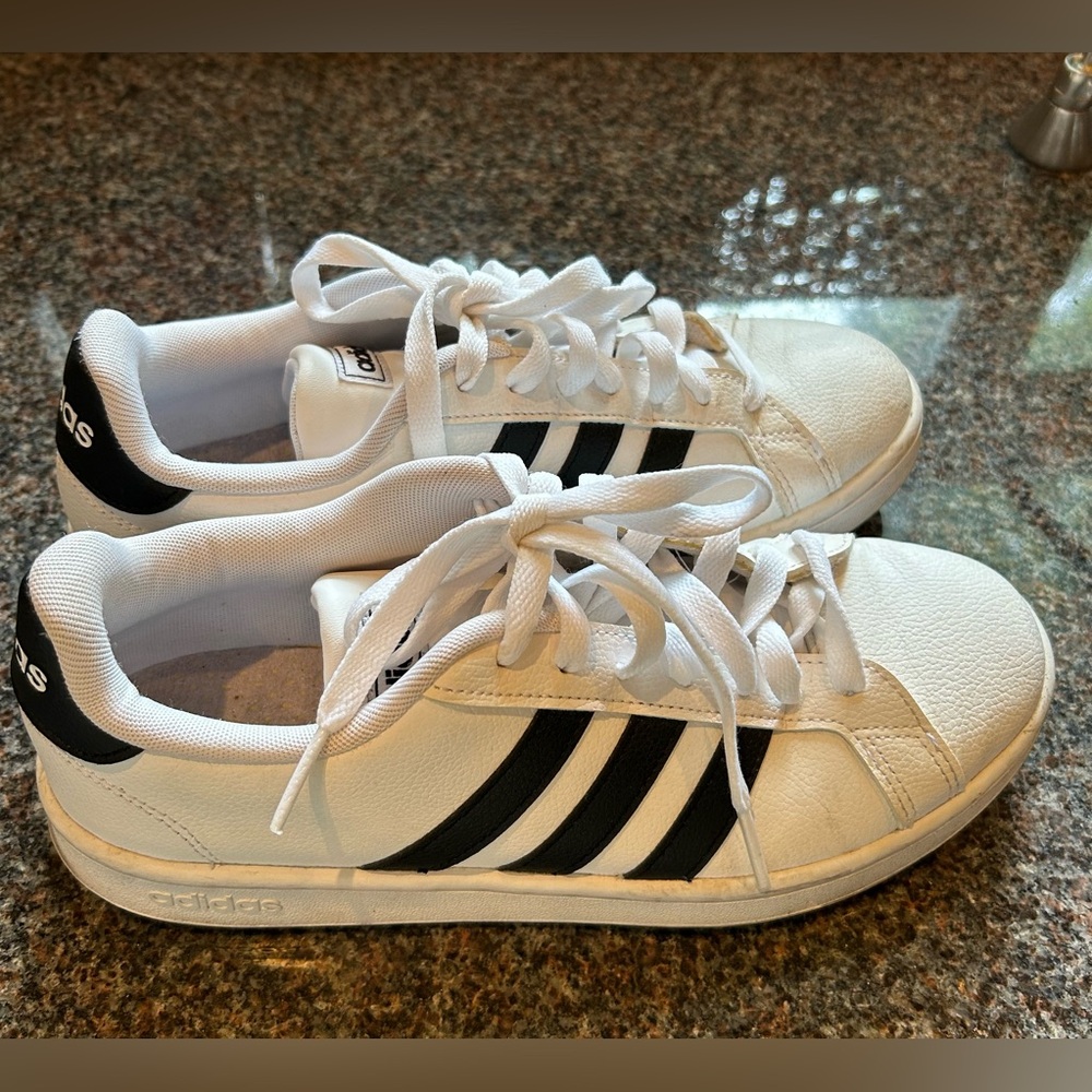 Adidas Ladies Athletic Shoes Size 9.5US